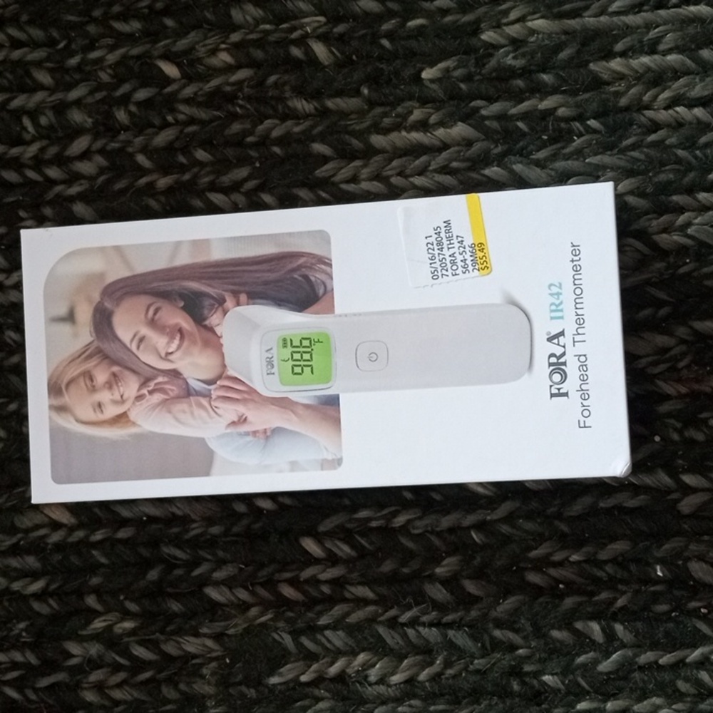 FORA IR42 forehead thermometer